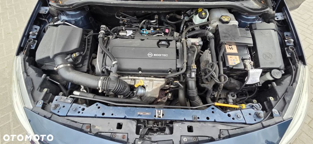 Opel Astra 1.6 Turbo 150 Jahre - 38