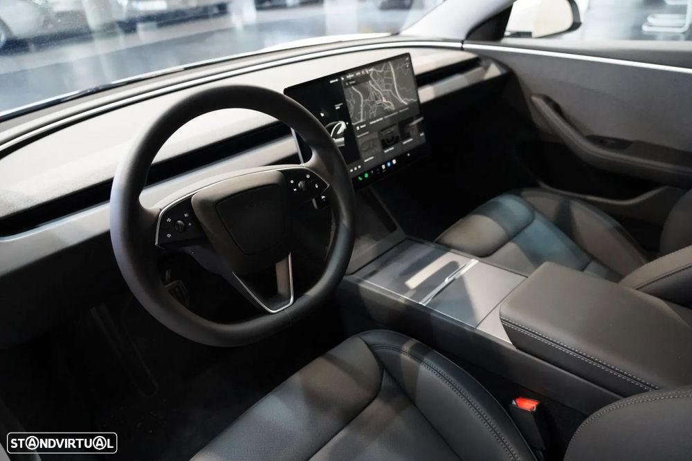 Tesla Model 3 - 7