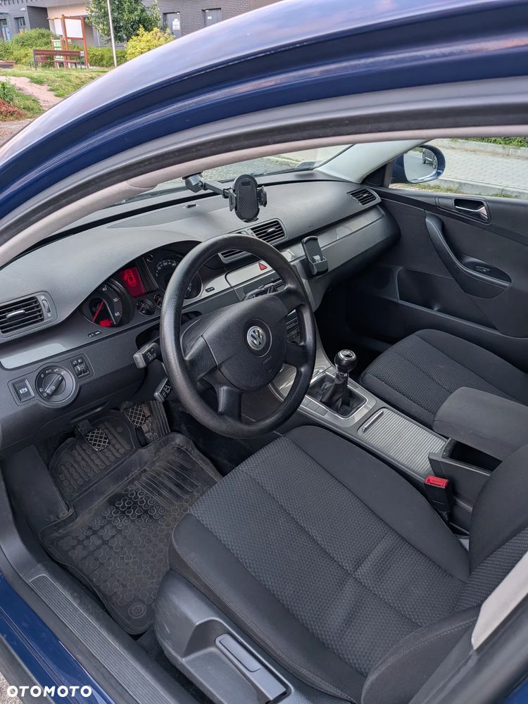 Volkswagen Passat 1.9 TDI Comfortline - 8