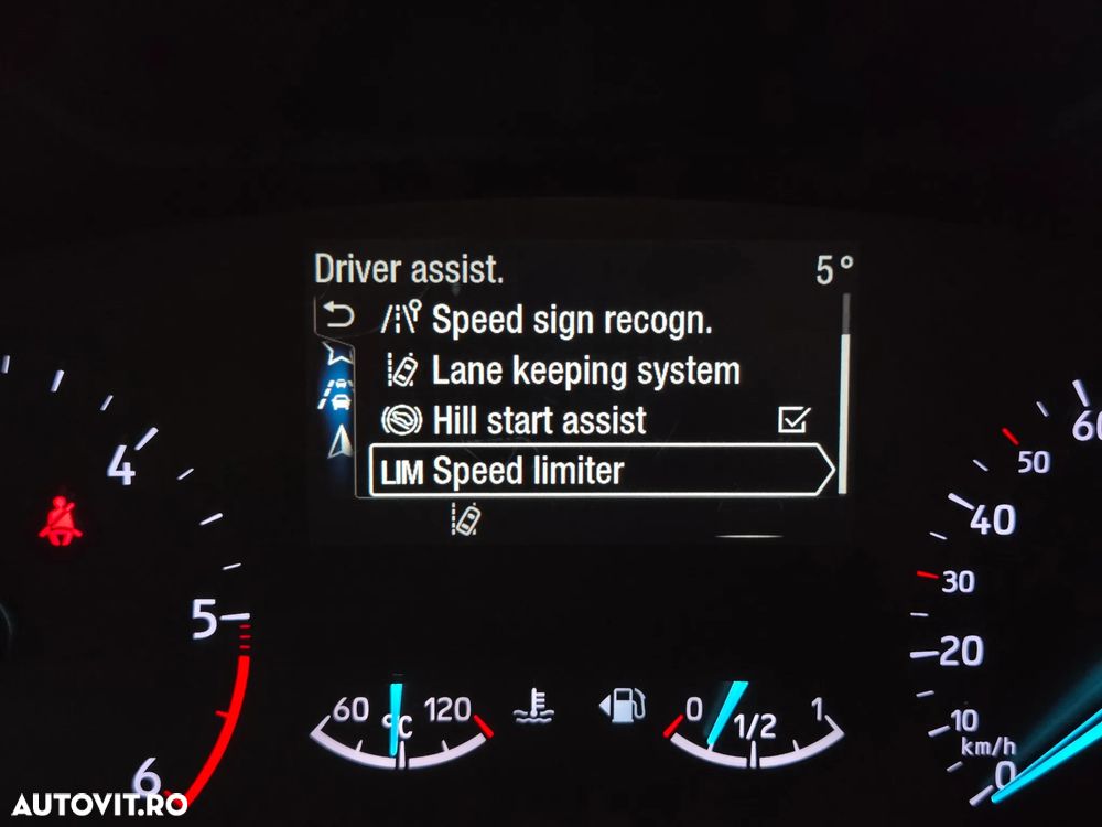 Ford Focus 1.5 EcoBlue Connected - 24