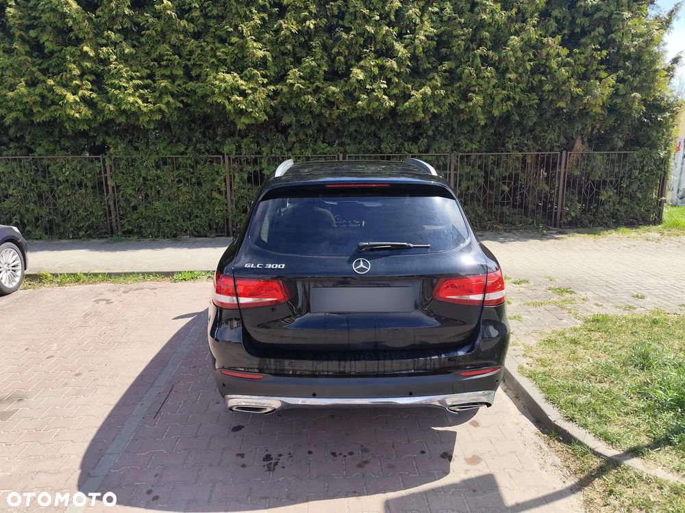 Mercedes-Benz GLC 300 4-Matic - 4