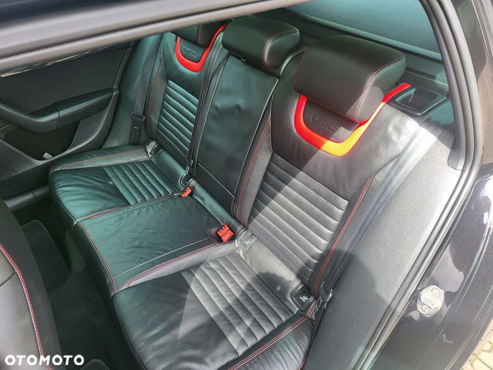Skoda Octavia 2.0 TSI RS DSG - 17
