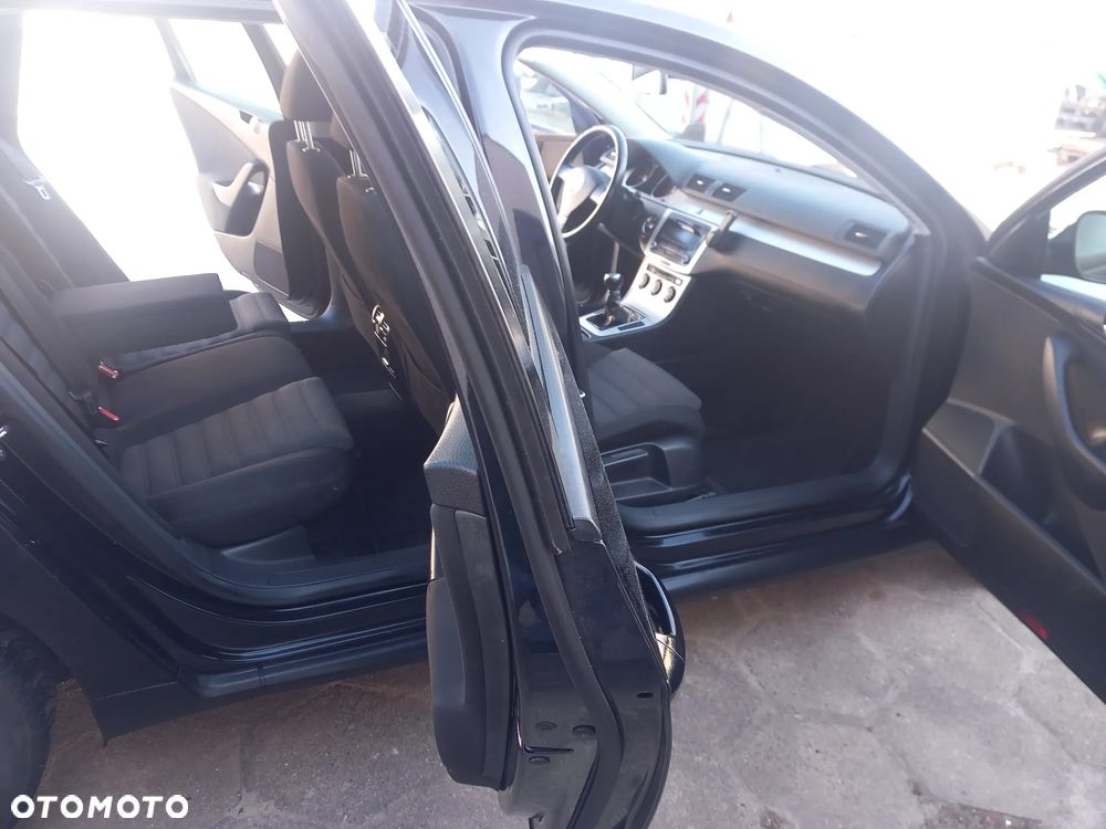 Volkswagen Passat 2.0 TDI BlueMotion Technology Comfortline - 20