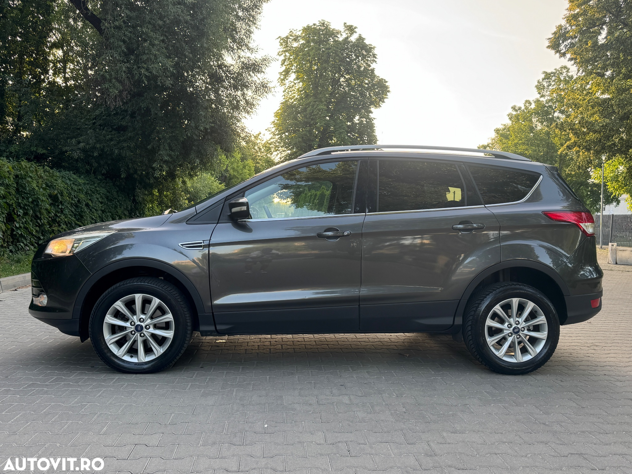 Ford Kuga 2.0 TDCi 4WD Powershift Titanium - 7