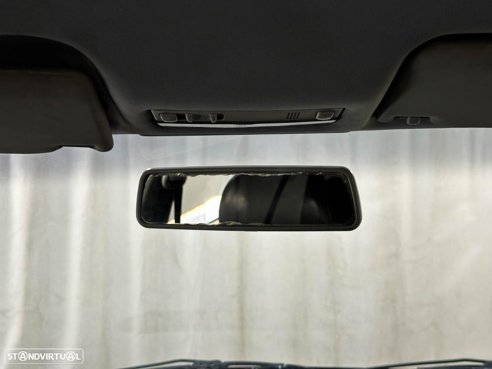 VW Golf 1.9 TDi 25 Anos - 19