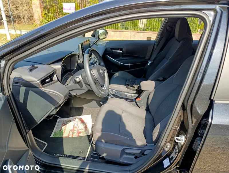 Toyota Corolla 1.8 Hybrid Comfort - 17