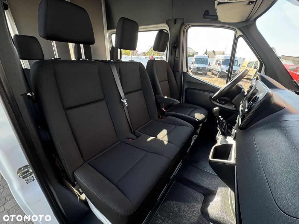 Mercedes-Benz SPRINTER - 12