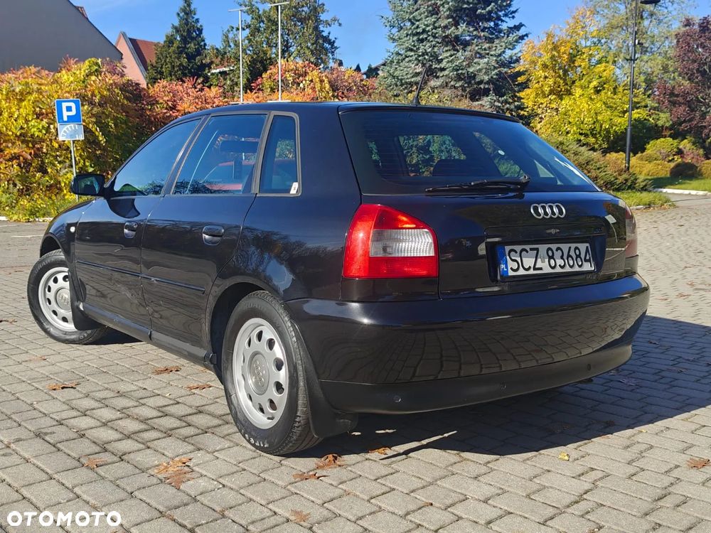 Audi A3 Sportback 1.6 Ambiente - 27