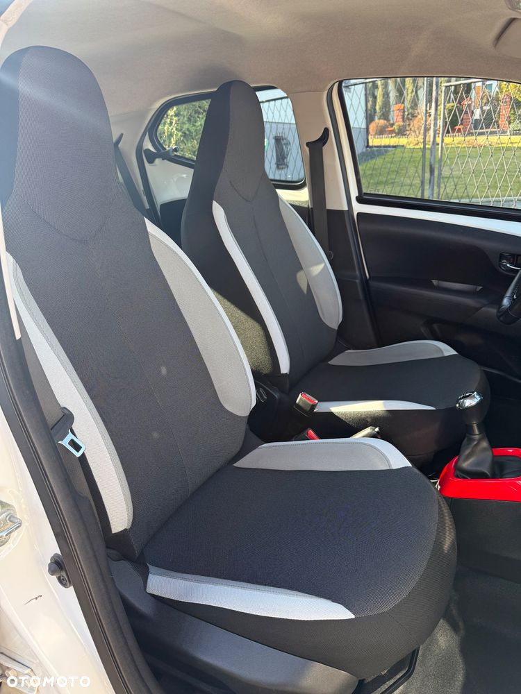 Toyota Aygo x-clusiv - 27