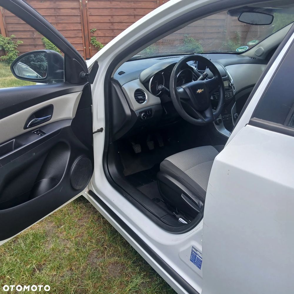 Chevrolet Cruze - 10