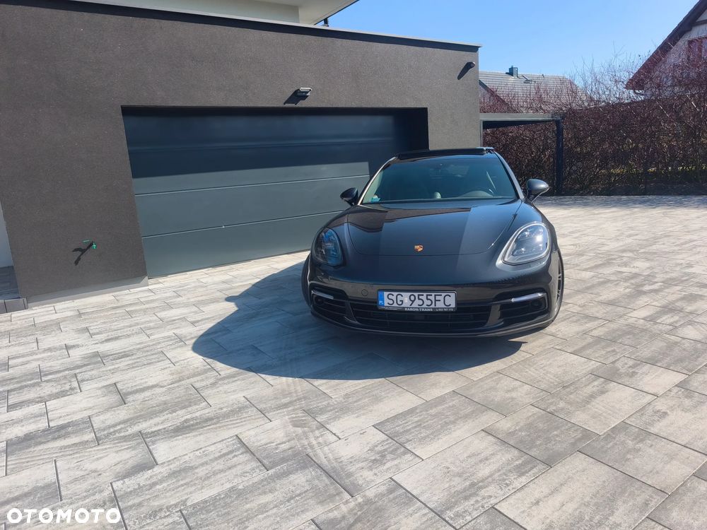 Porsche Panamera - 32