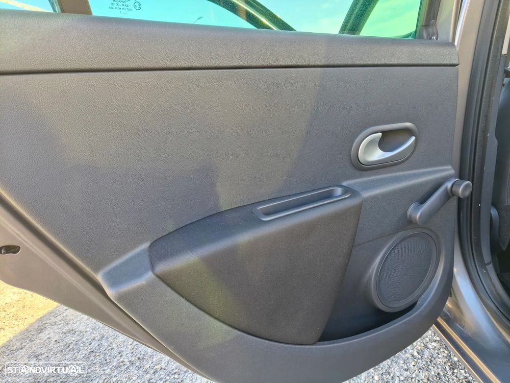 Renault Clio 1.2 TCE Dynamique S - 22