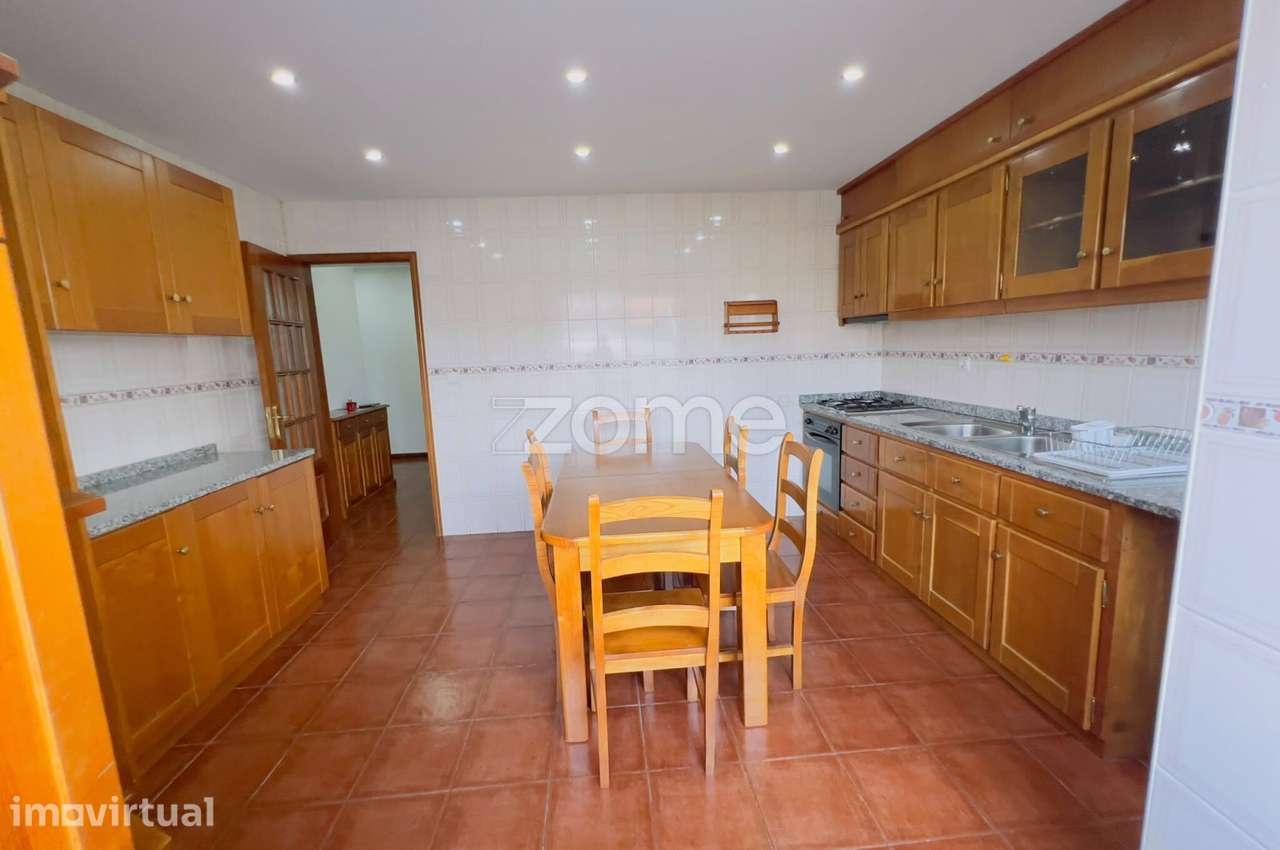 Apartamento T2 Remodelado com lugar de Garagem em Chaves - Grande imagem: 5/17