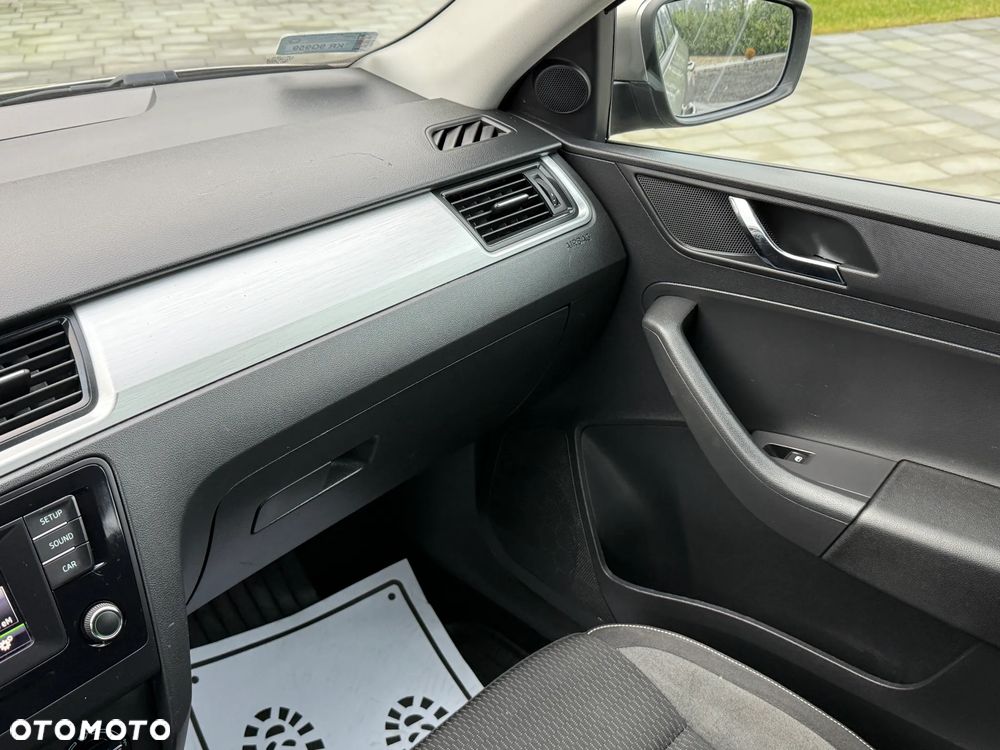 Skoda RAPID Spb 1.2 TSI Style - 39