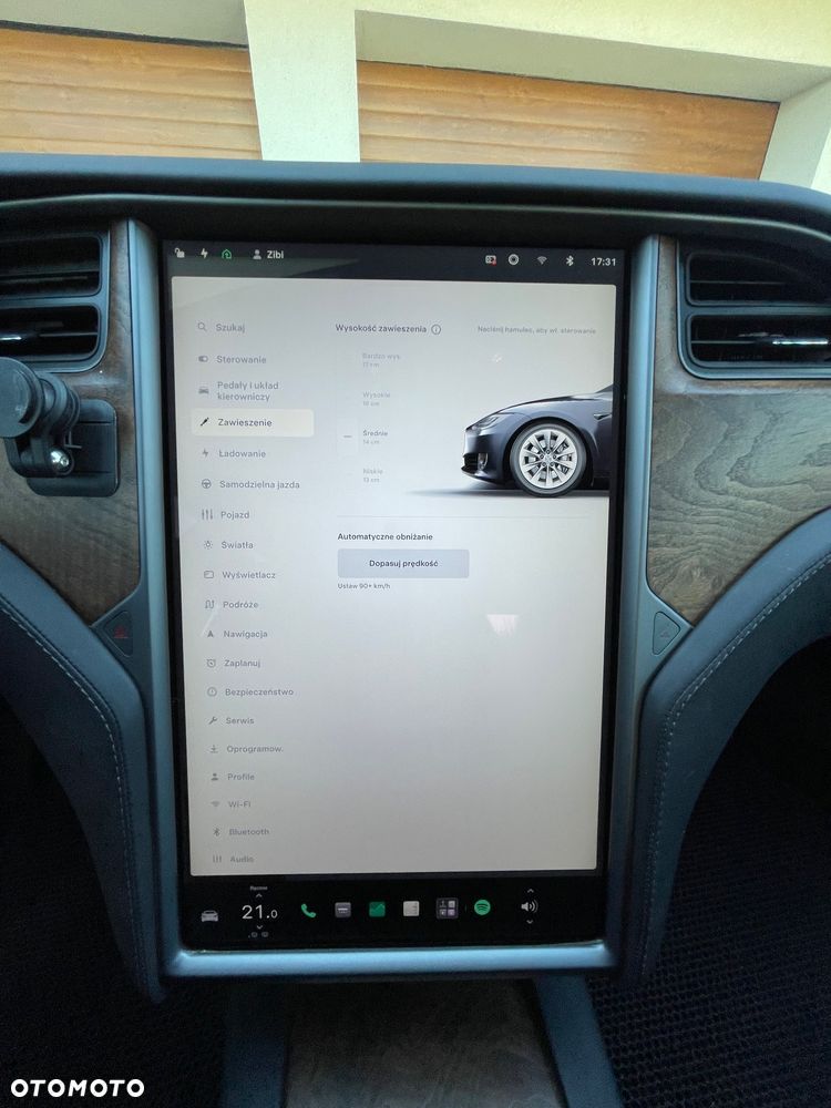 Tesla Model S - 17