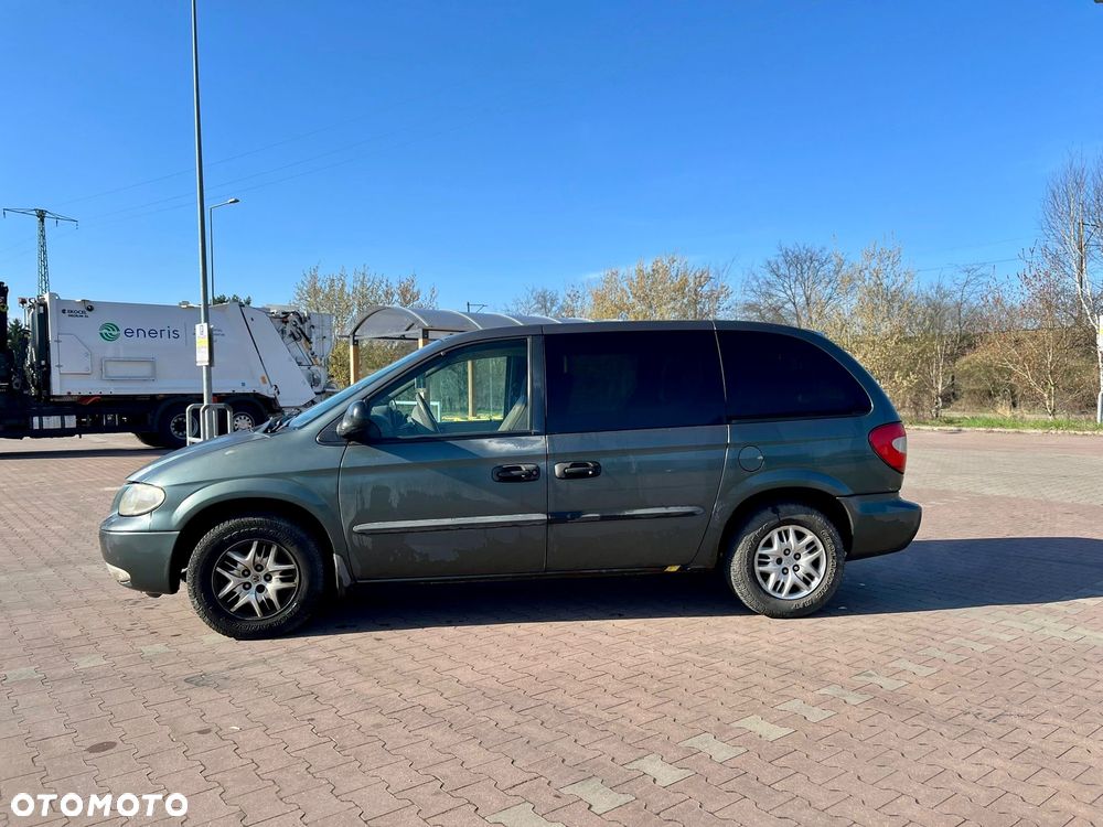 Dodge Caravan - 8