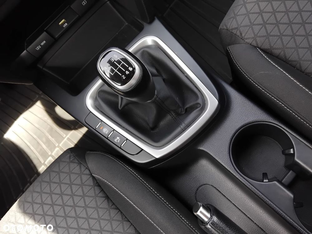 Kia XCeed 1.5 T-GDI M - 17