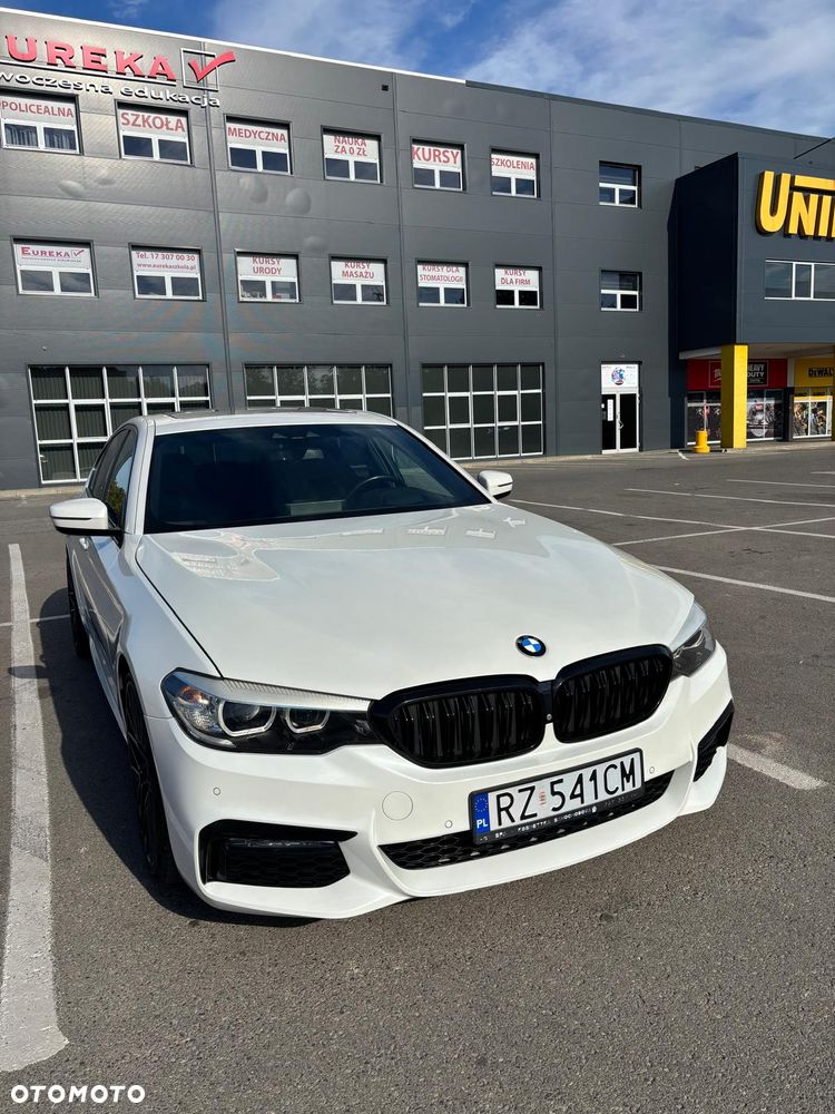 BMW Seria 5 530i xDrive Sport Line - 2