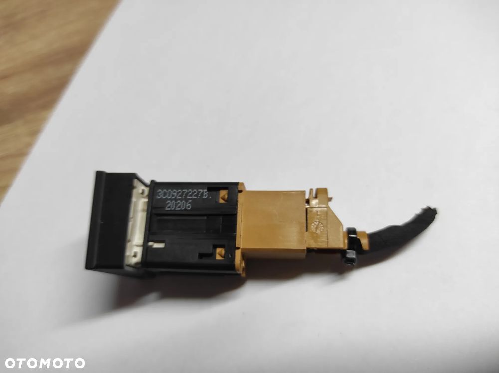 PRZEŁĄCZNIK PRZYCISK WŁĄCZNIK AUTO HOLD PASSAT B6 CC 3C0927227B WYSYŁKA !!! - 2