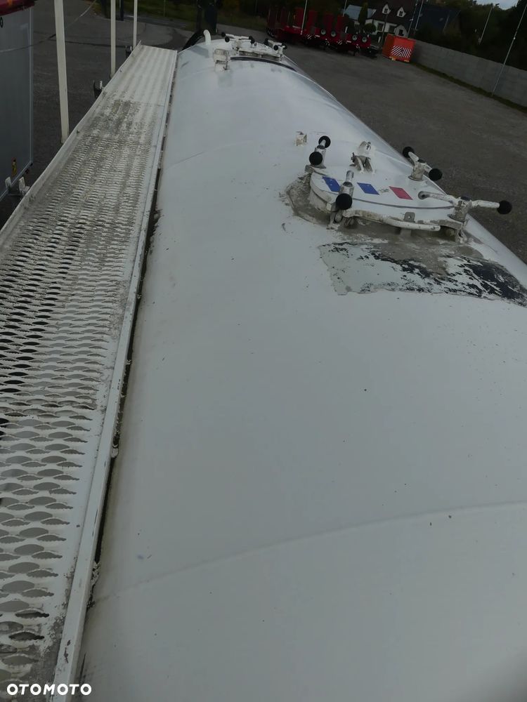 Feldbinder 35000 / SILOS / DO MATERIAŁÓW SYPKICH / OŚ PODNOSZONA / - 23