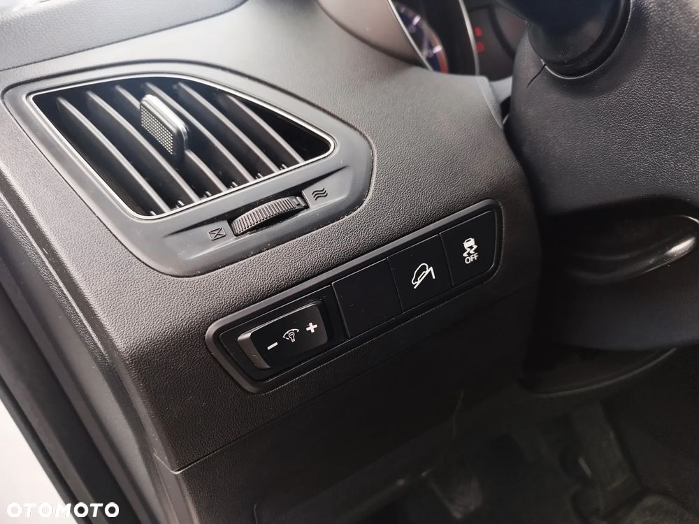 Hyundai ix35 1.6 2WD Fifa World Cup Edition - 18