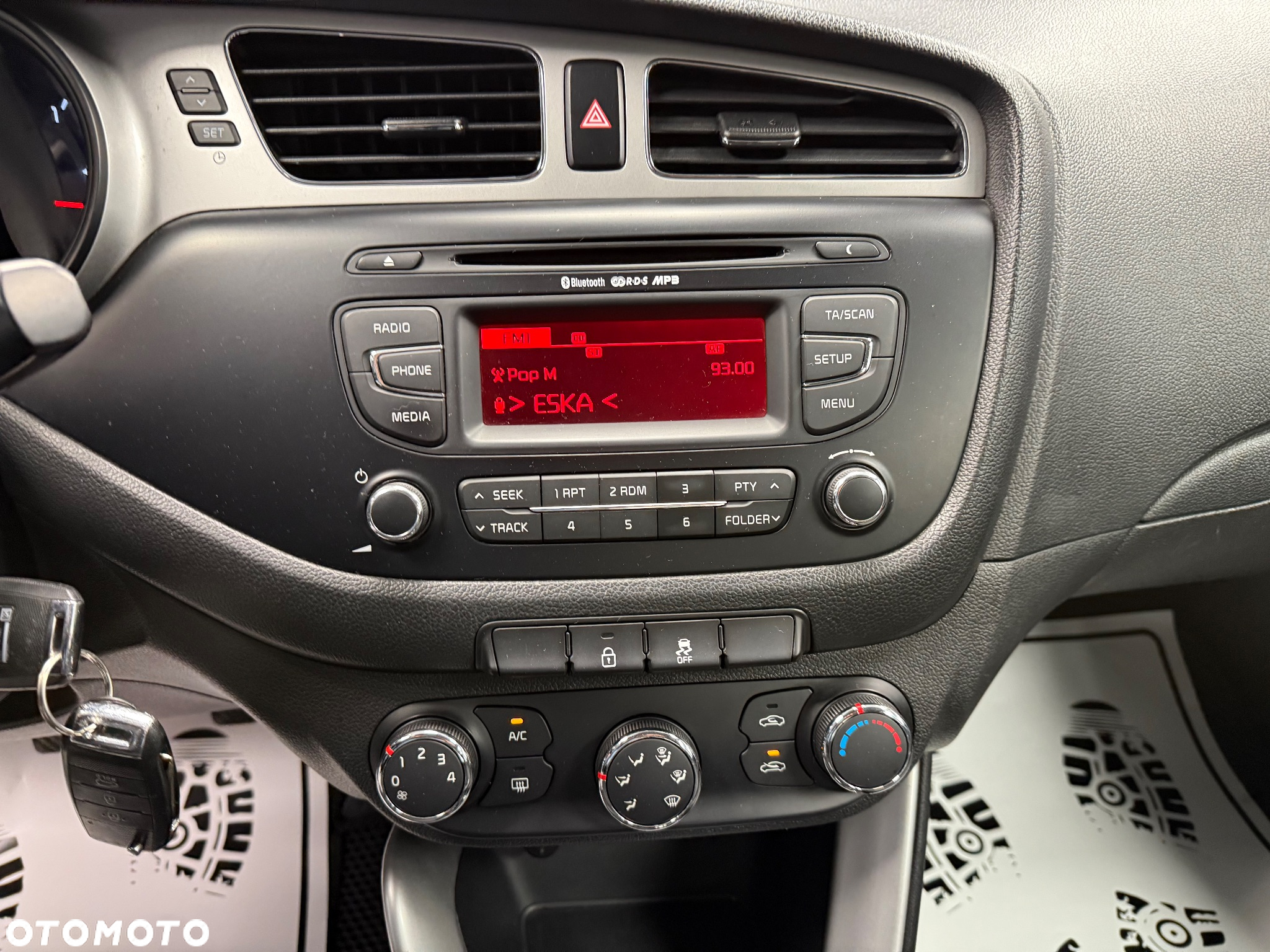 Kia Ceed - 12