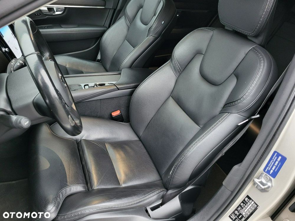 Volvo V90 Cross Country - 19