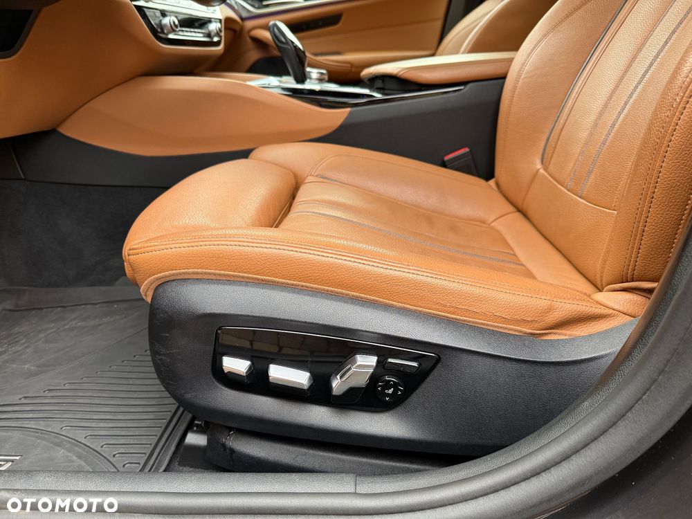 BMW Seria 5 520d Luxury Line - 27