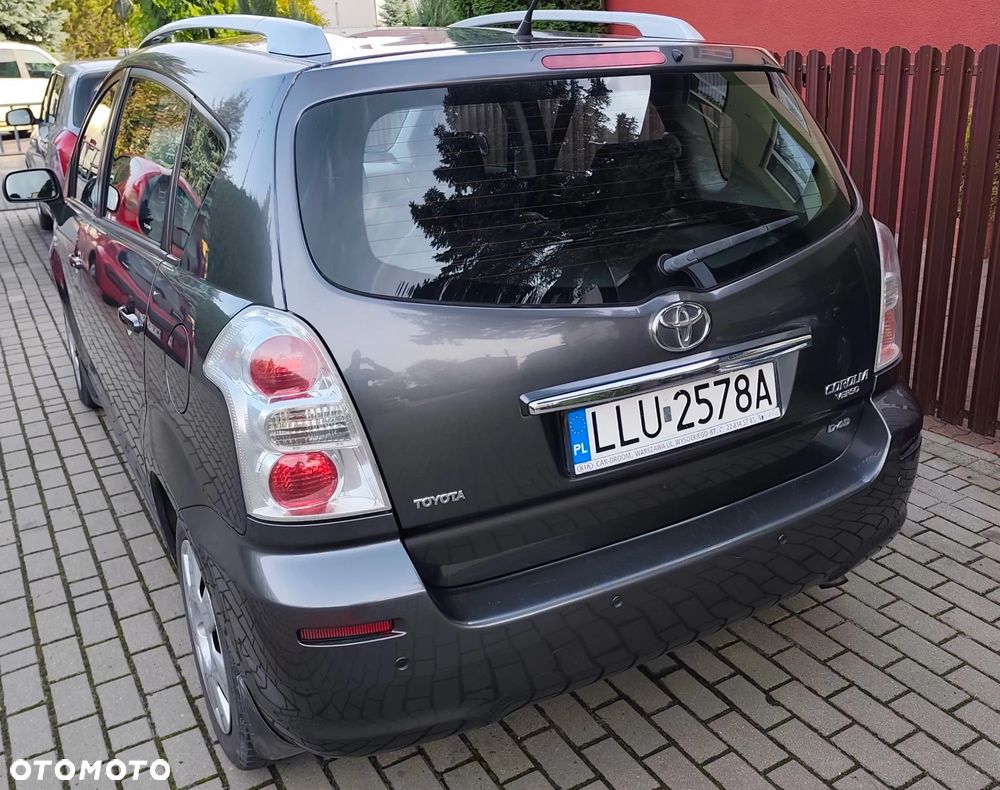 Toyota Corolla Verso 2.2 D-4D Sol - 3