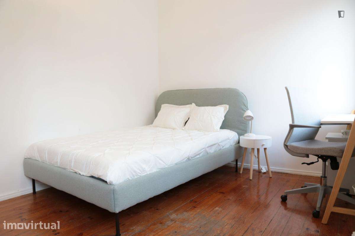 Quarto - localizado em Alameda Lisbon - Grande imagem: 2/30