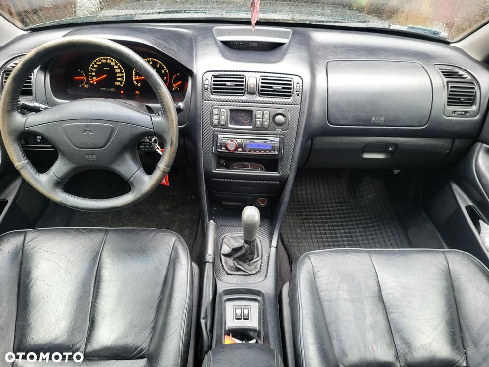 Mitsubishi Galant - 5