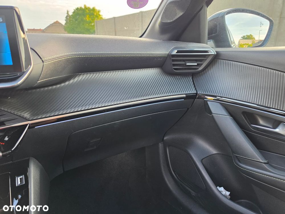 Peugeot 208 PureTech 130 EAT8 GT - 12