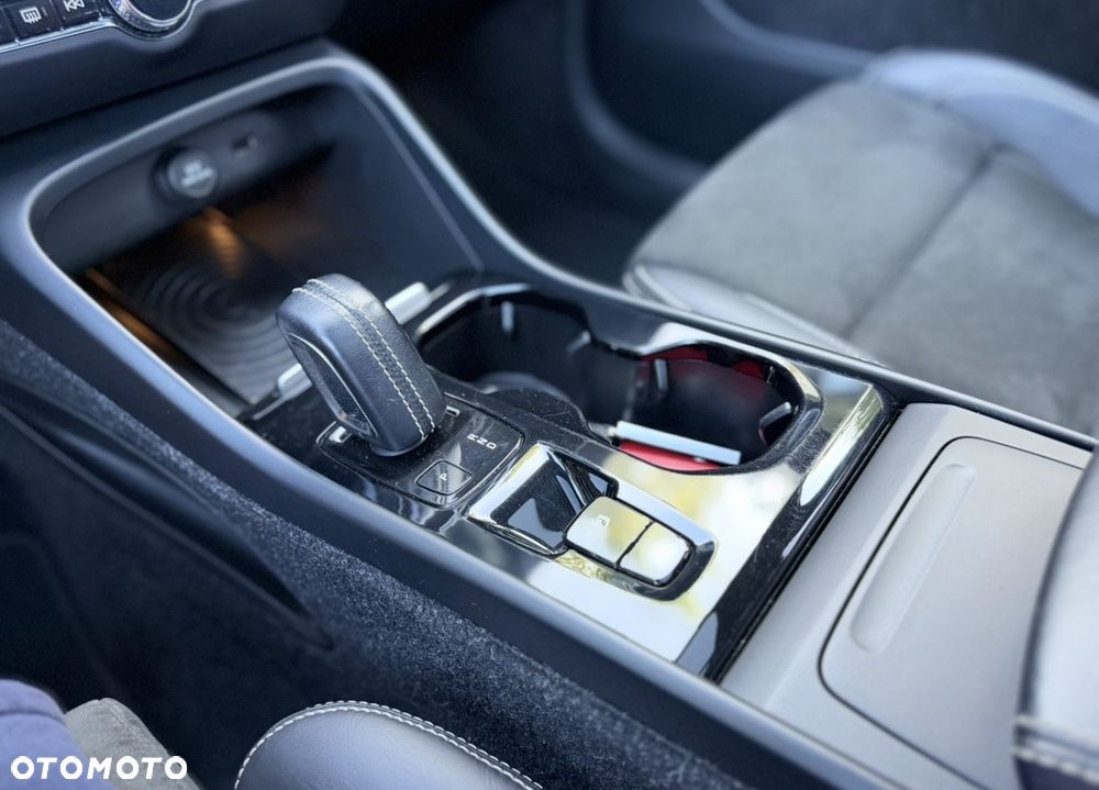 Volvo XC 40 T5 AWD Geartronic R-Design - 38
