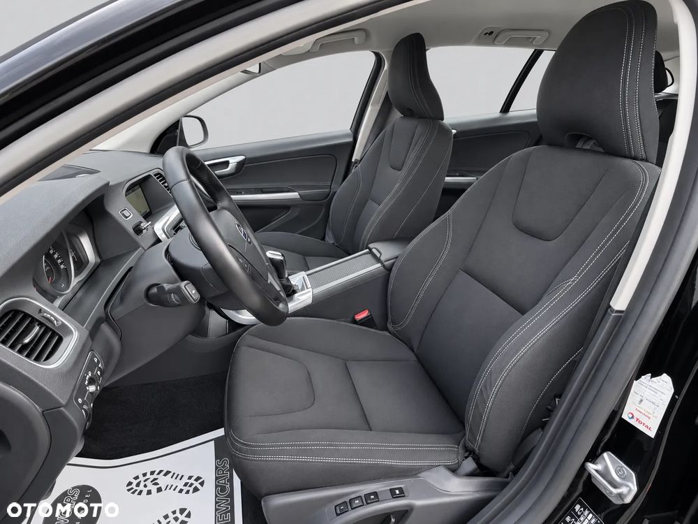 Volvo V60 D3 Drive-E Dynamic Edition (Momentum) - 24