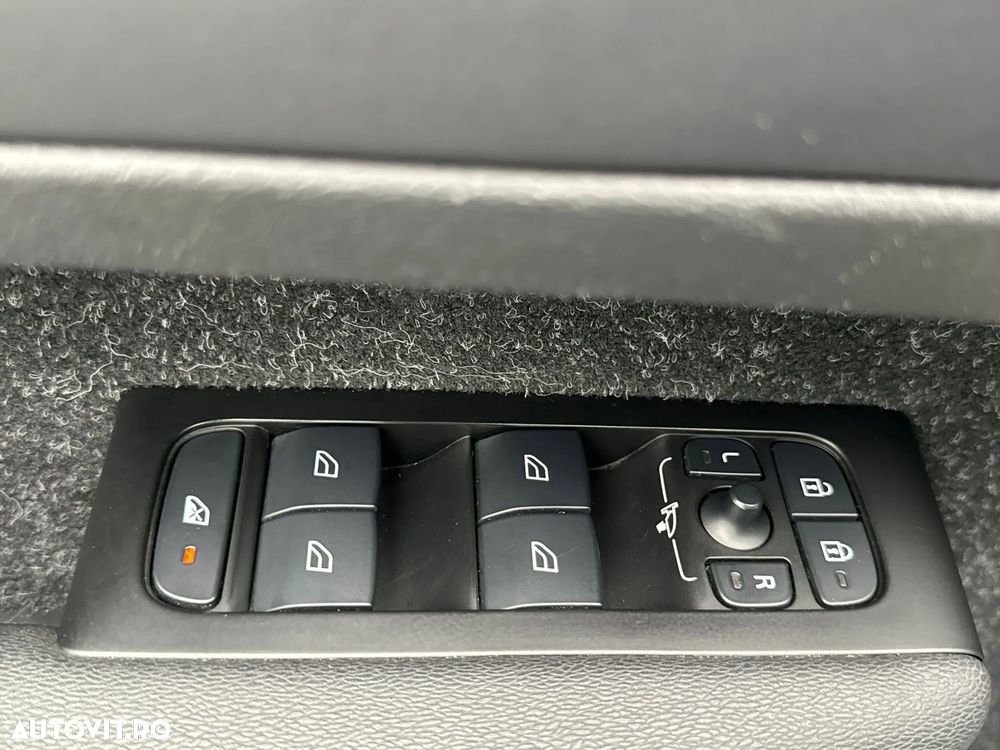 VOLVO XC40 2021 — imagine 9