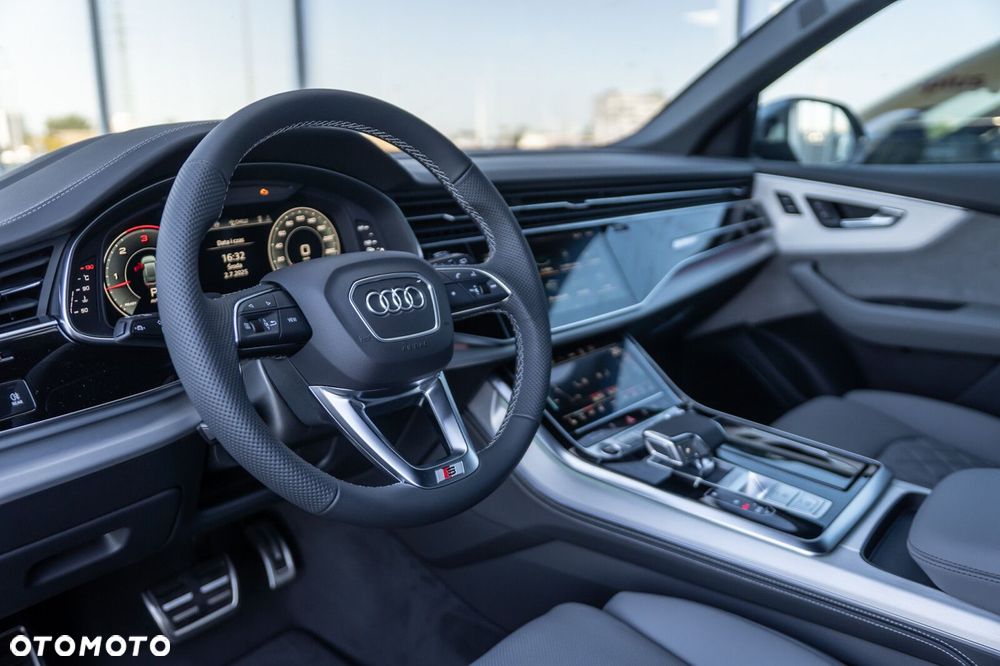 Audi Q8 - 12