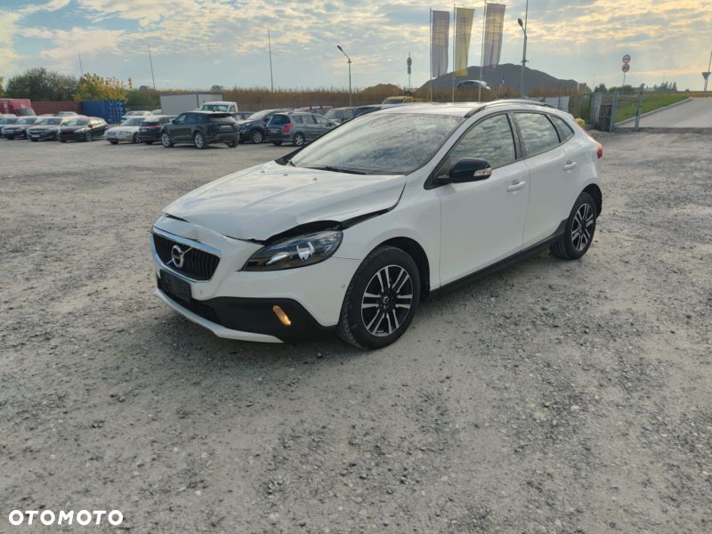 Volvo V40 Cross Country - 28