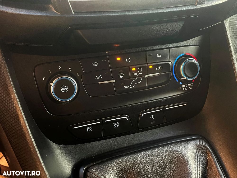 Ford Transit Connect - 9