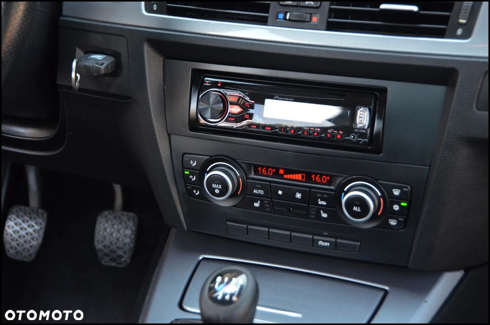 BMW Seria 3 318d - 39