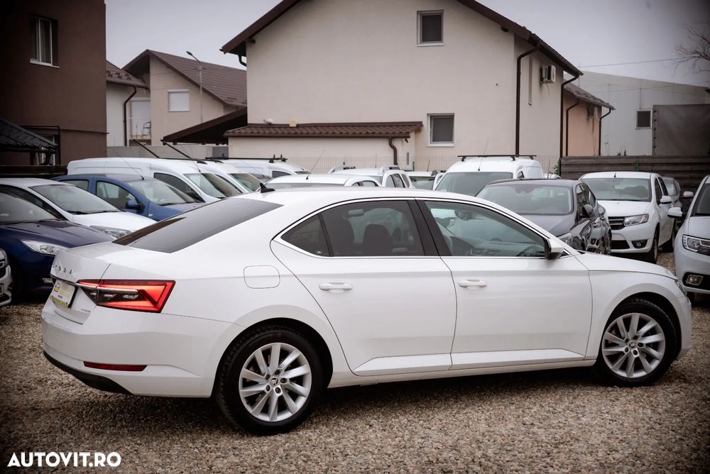 Skoda Superb 2.0 TDI DSG Style - 10
