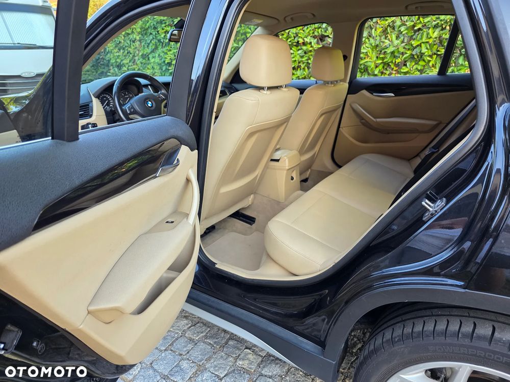 BMW X1 sDrive18d xLine - 9