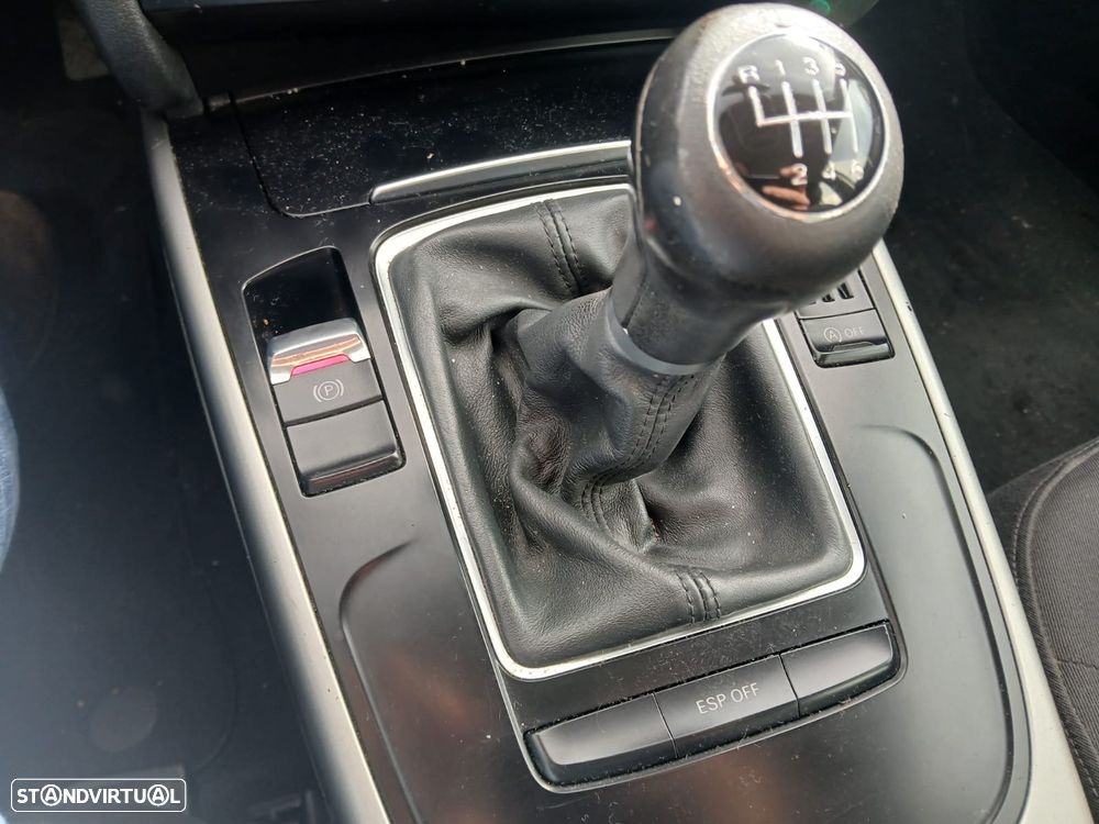 Audi A4 Avant 2.0 TDI Advance - 13