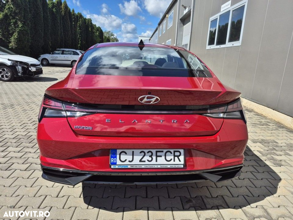 Hyundai Elantra - 7