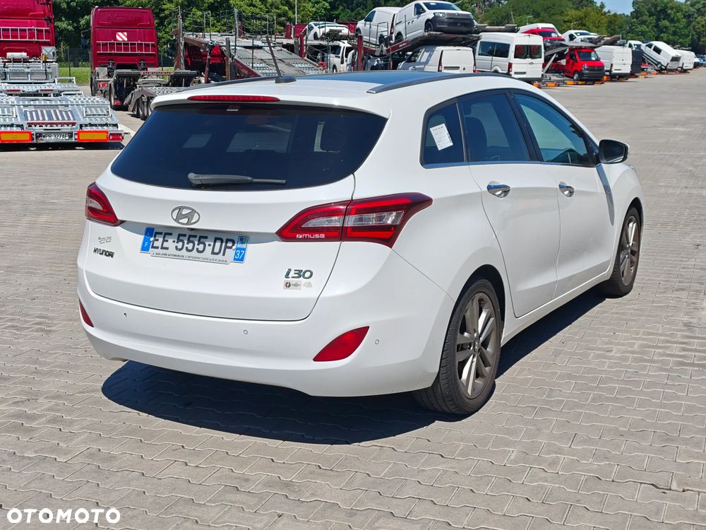 Hyundai i30 1.6 CRDi Fifa World Cup Edition - 7