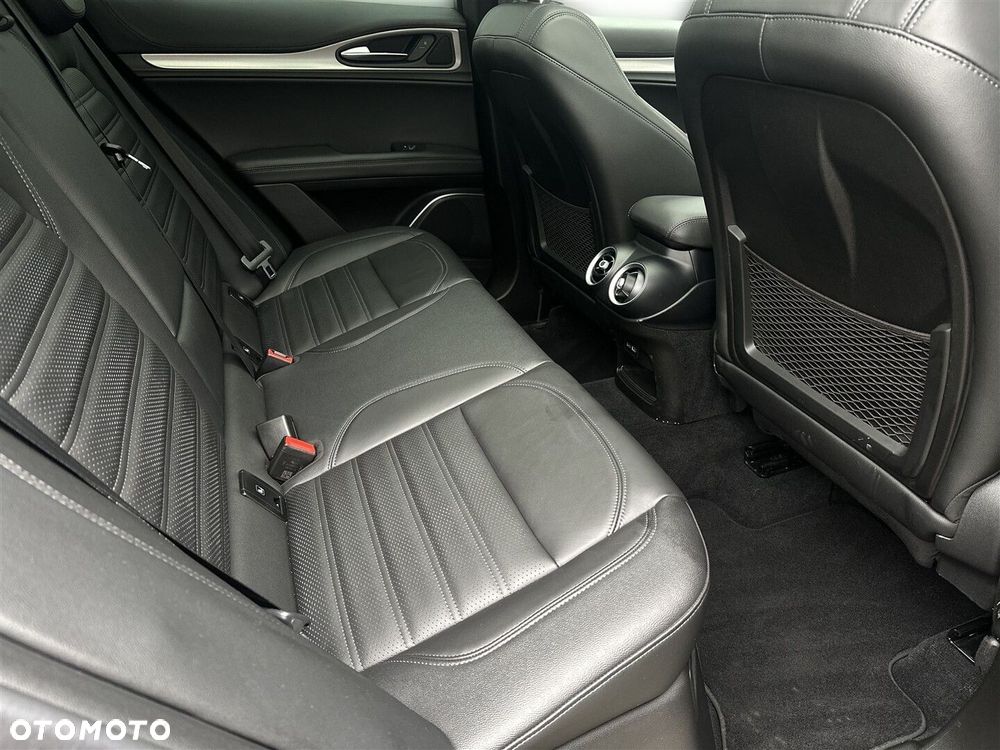 Alfa Romeo Stelvio 2.0 Turbo Veloce Q4 - 9
