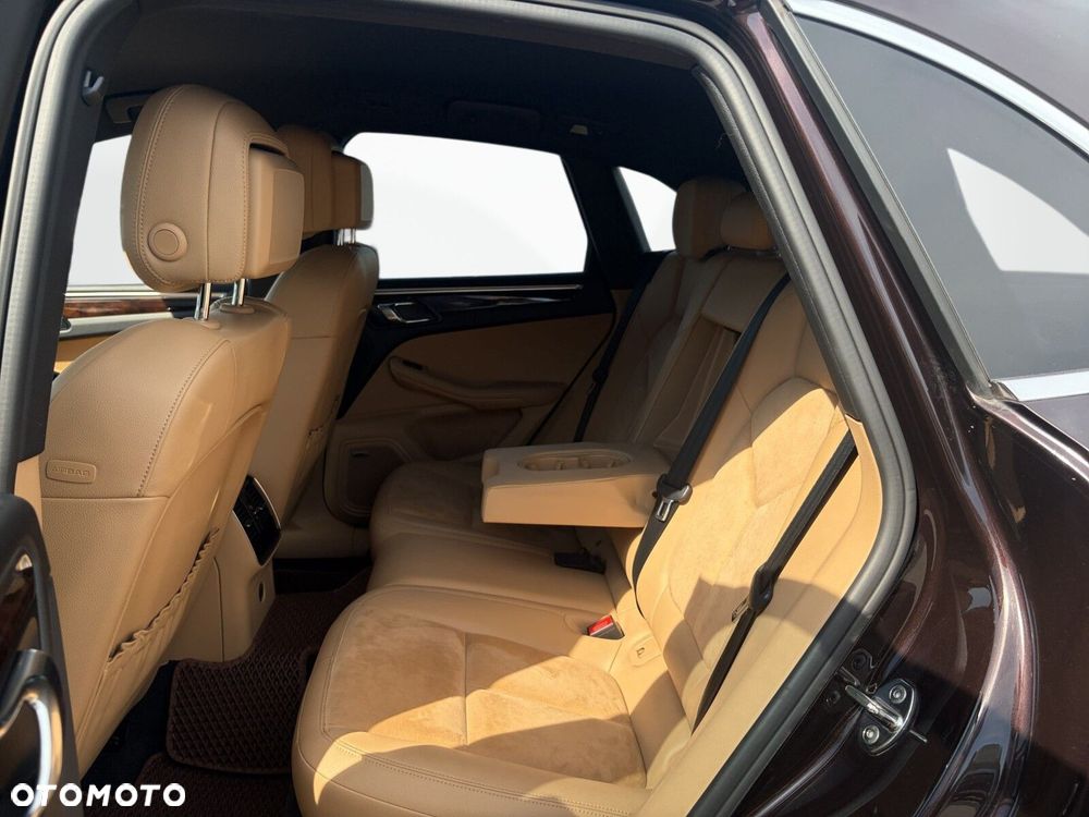 Porsche Macan S - 35