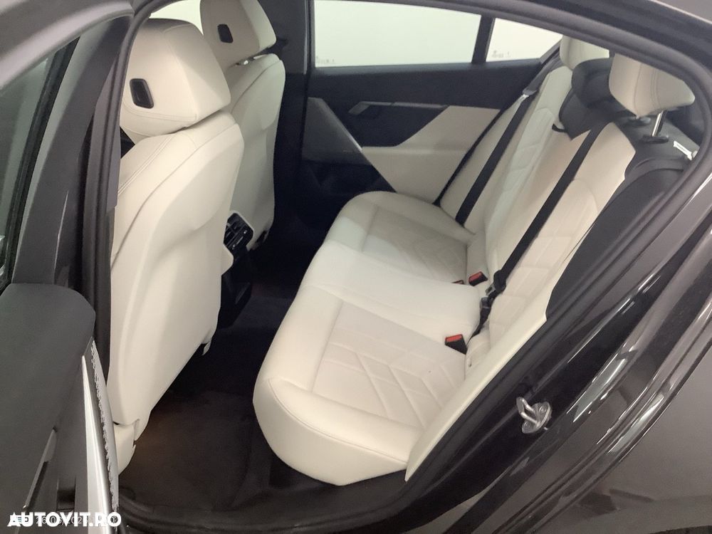 BMW Seria 5 520d AT MHEV - 6