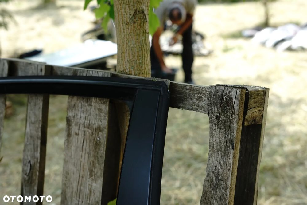 Drzwi tył tylne prawe VW Golf V 5d HB LA7T - 8