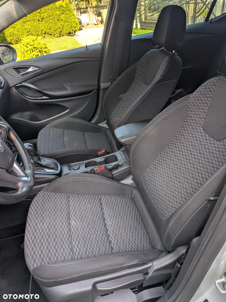 Opel Astra 1.4 T Dynamic S&S - 14