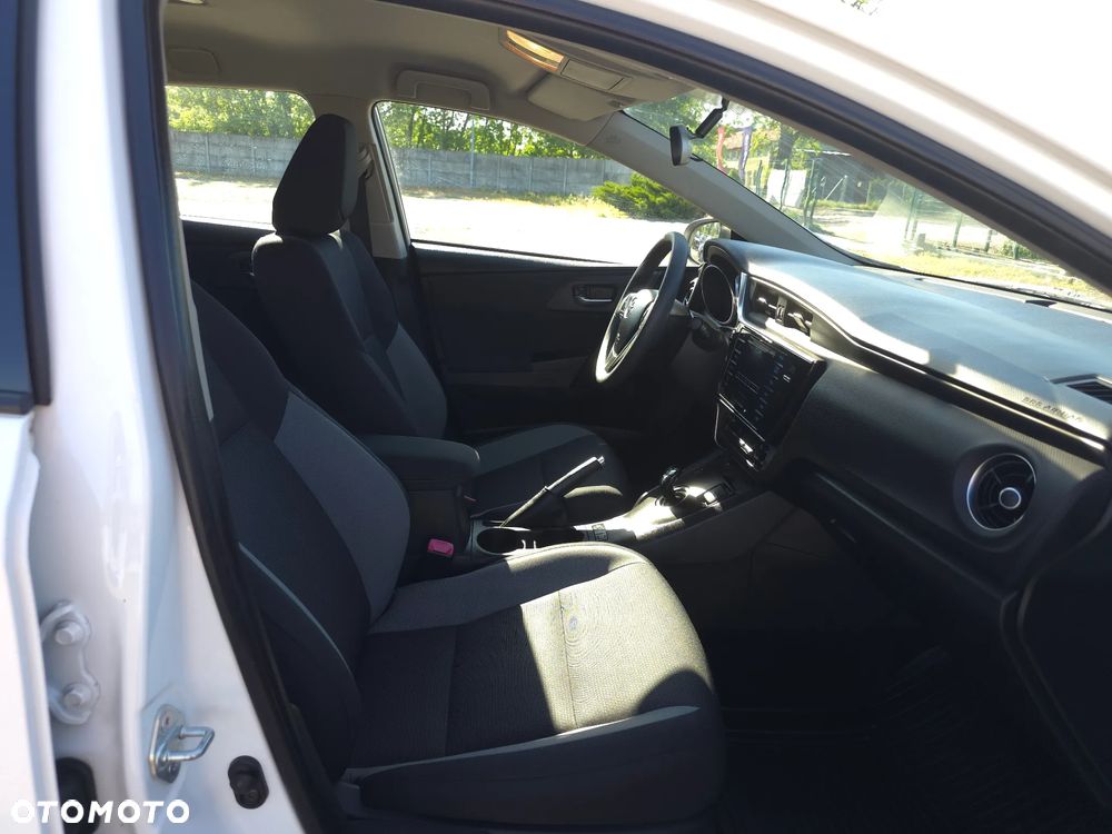 Toyota Auris 1.8 HSD Luna - 16